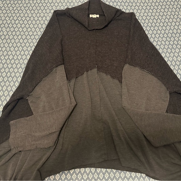 Noguchi style Patchwork Cowl Neck Sweater Asymmetrical Charcoal Gray Sz Large - Picture 3 of 4
